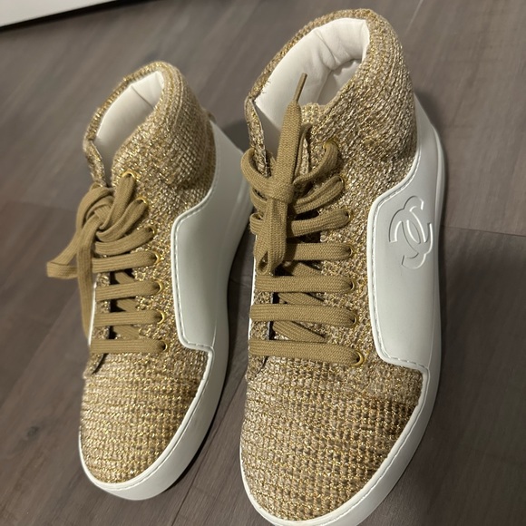 Brand new Chanel trainers size 37.5 - Picture 3 of 5